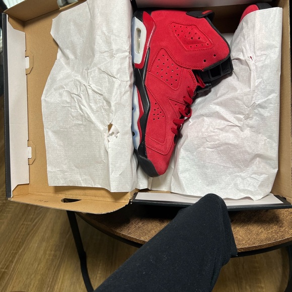 Air Jordan 6 Retro (GS) - Picture 2 of 8